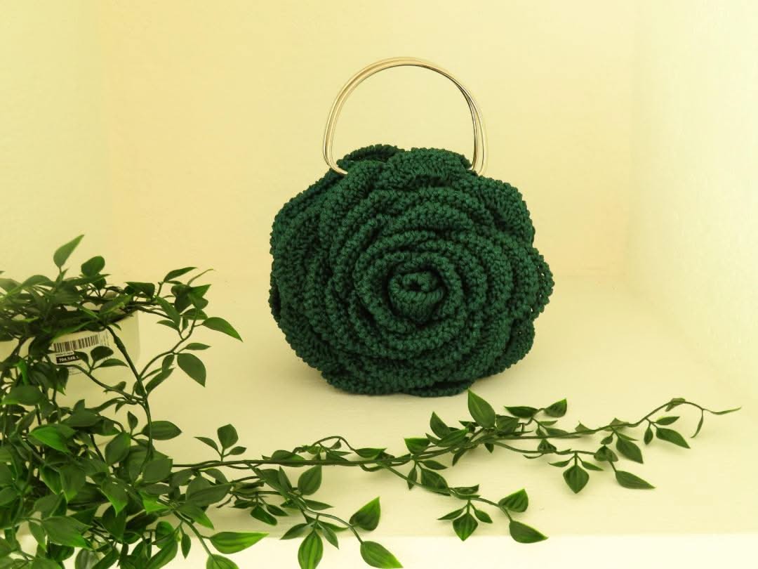 "Mega Rose" by Lady Katrina Crochet 3.5" (8.5 cms) Diameter Green Handbag Made in Haiti #KATRINA8