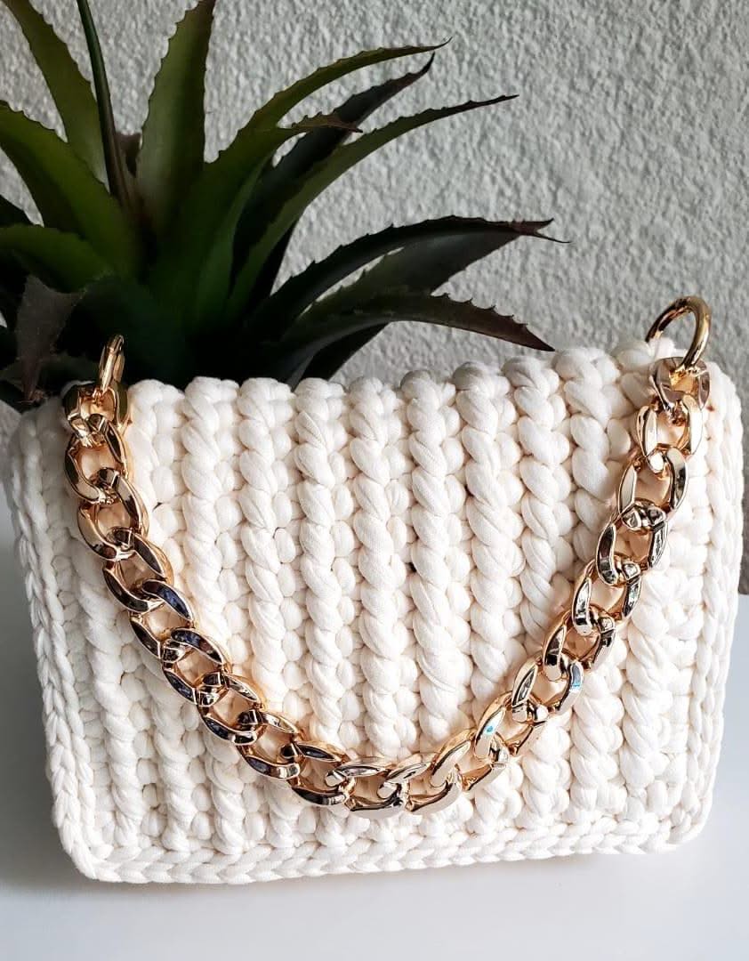 Lady Katrina- Kathline SALVANT 19 cm Large ×14 cm Long/ color: cream Small Handbag Made in Haiti #LK4