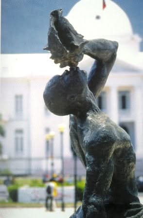 Haitian Postcard: Statue of the "Marron Inconnu" in PAP, Haiti