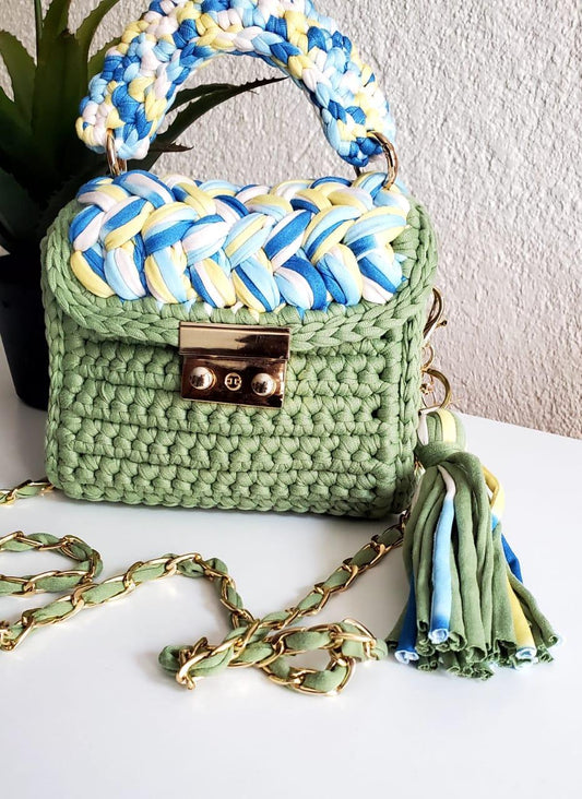 Lady Katrina- Kathline SALVANT 16cmx17cm Green & Multicolor Small Handbag Made In Haiti